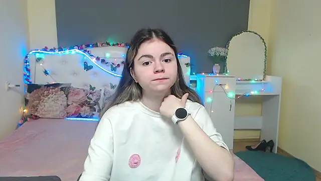 TinaRedly online show from May 3, 5:16 pm