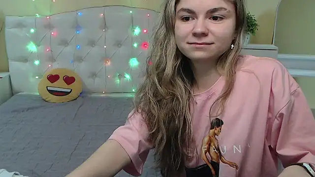 TinaRedly online show from March 6, 5:14 am