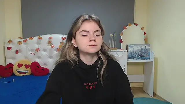 TinaRedly online show from November 12, 7:01 am