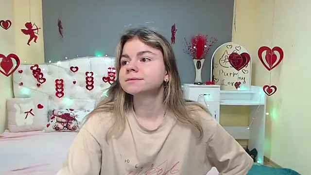 TinaRedly online show from February 10, 7:35 pm