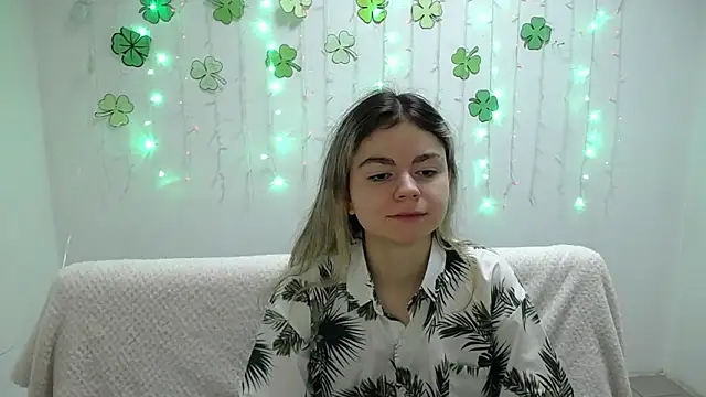 TinaRedly online show from March 17, 12:32 am