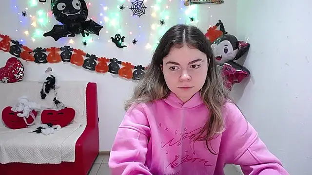 TinaRedly online show from October 27, 6:20 pm