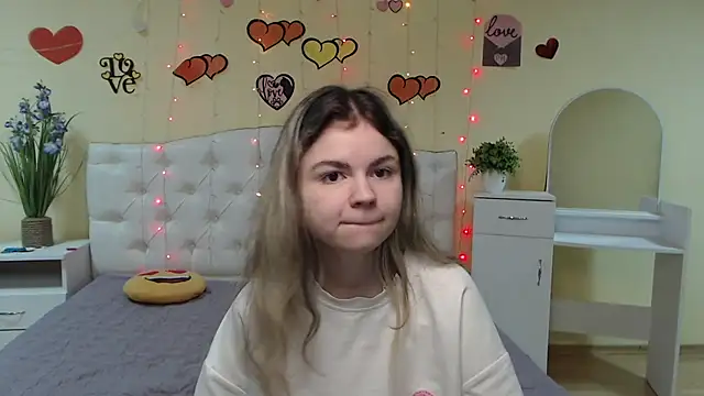 TinaRedly online show from March 9, 9:46 am