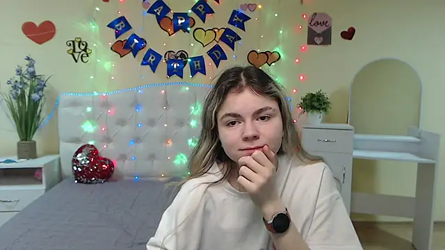 TinaRedly online show from March 3, 3:49 am