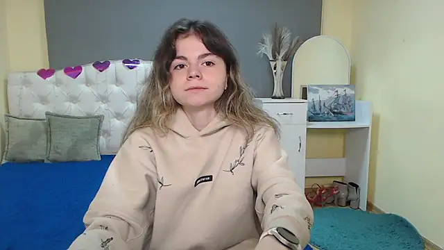 TinaRedly online show from October 2, 5:55 am