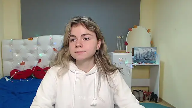 TinaRedly online show from November 23, 6:29 pm