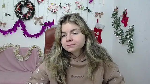 TinaRedly online show from December 22, 6:41 pm