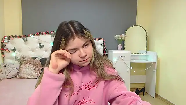 TinaRedly online show from February 21, 6:37 am