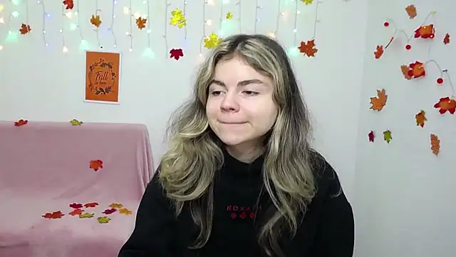 TinaRedly online show from December 2, 6:42 pm