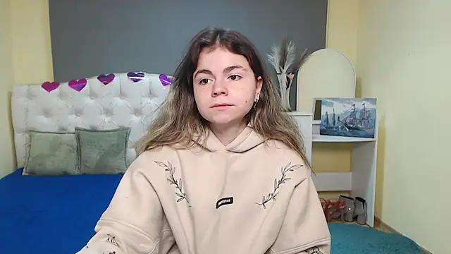 TinaRedly online show from September 29, 5:47 am