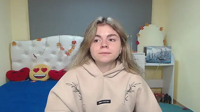 TinaRedly online show from November 17, 6:45 pm