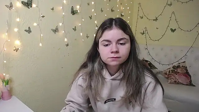 TinaRedly online show from March 16, 7:05 pm