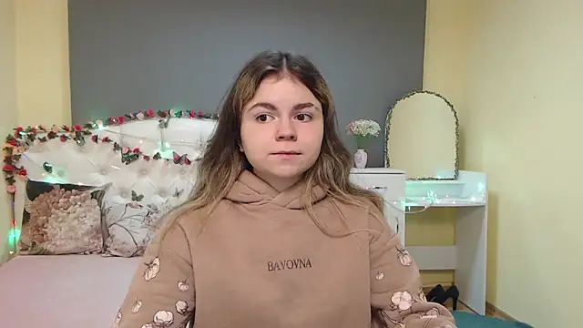 TinaRedly online show from March 21, 6:45 pm