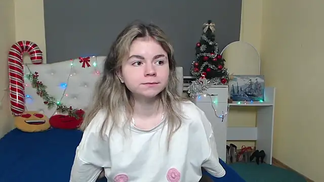 TinaRedly online show from December 16, 6:34 pm