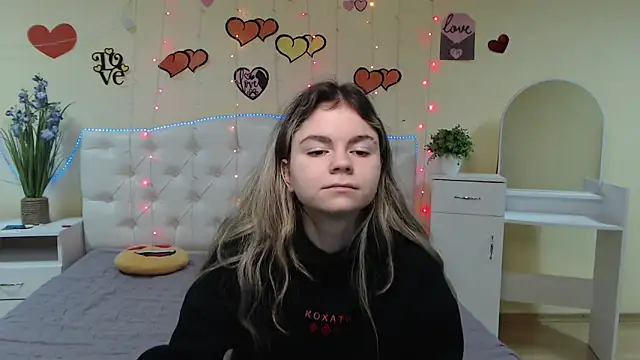 TinaRedly online show from March 9, 6:17 am