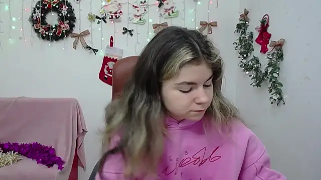 TinaRedly online show from December 17, 6:35 pm