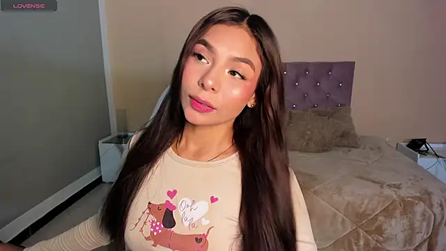 Snapshot of amira_cute2 chatting on February 10, 11:09 am amira cute2 online show from February 10, 11:09 am