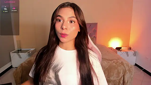 Snapshot of amira_cute2 chatting on February 12, 11:10 am amira cute2 online show from February 12, 11:10 am