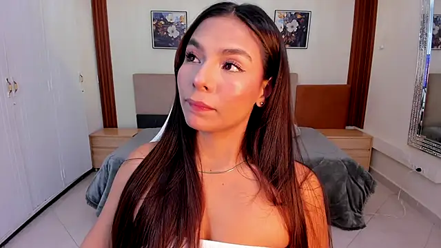 Snapshot of amira_cute2 chatting on December 23, 10:47 am amira cute2 online show from December 23, 10:47 am