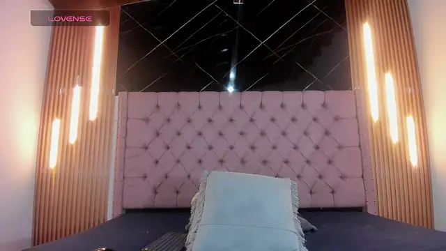 AinaPink online show from May 9, 11:02 am