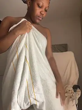 Snapshot of kellya_ chatting on March 9, 11:46 pm kellya online show from March 9, 11:46 pm