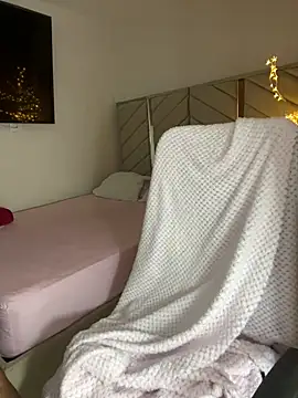 kellya  online show from April 3, 10:16 pm