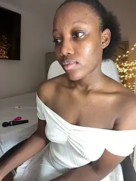 Snapshot of kellya_ chatting on November 12, 11:30 pm kellya online show from November 12, 11:30 pm