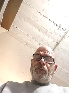 Snapshot of bottomhairy chatting on February 16, 3:10 pm bottomhairy online show from February 16, 3:10 pm