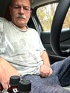 Snapshot of bottomhairy chatting on November 12, 11:14 am bottomhairy online show from November 12, 11:14 am