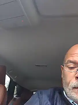 Snapshot of bottomhairy chatting on December 23, 8:24 am bottomhairy online show from December 23, 8:24 am