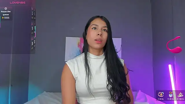 Snapshot of MadissonShakur chatting on June 2, 5:13 pm MadissonShakur online show from June 2, 5:13 pm