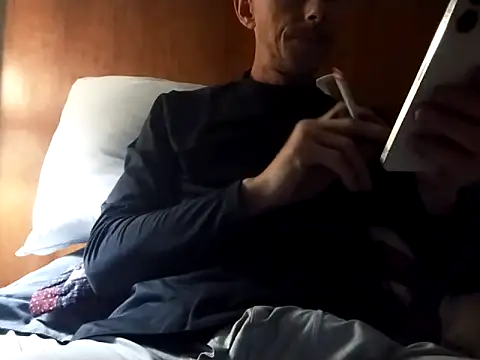 elmerfuddin87 online show from October 7, 9:38 pm