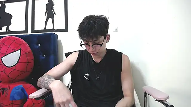  Thomas hot  online show from November 7, 4:17 am