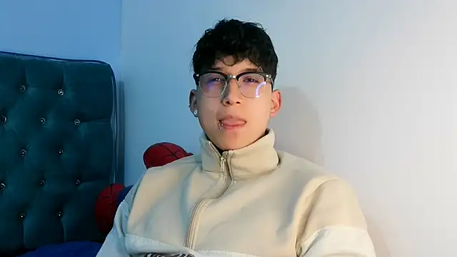  Thomas hot  online show from February 25, 2:12 am