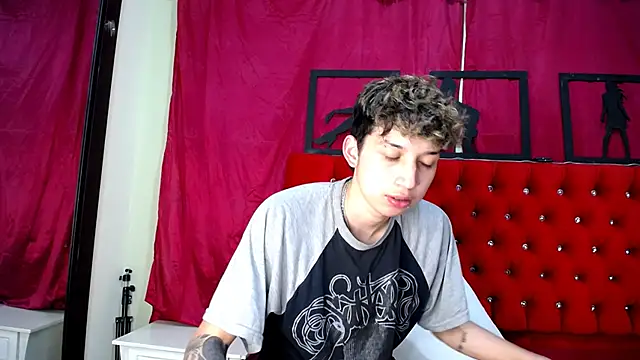Snapshot of _Thomas_hot_ chatting on February 28, 7:15 am Thomas hot online show from February 28, 7:15 am