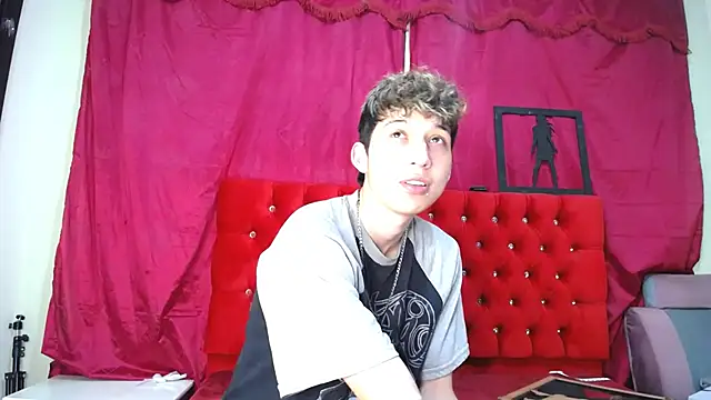 Snapshot of _Thomas_hot_ chatting on March 1, 4:33 pm Thomas hot online show from March 1, 4:33 pm