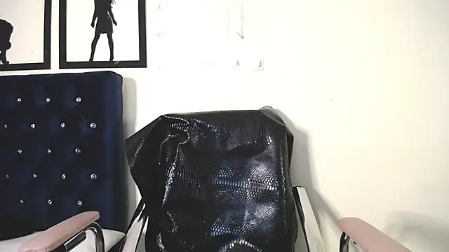 Snapshot of _Thomas_hot_ chatting on October 3, 3:20 am Thomas hot online show from October 3, 3:20 am