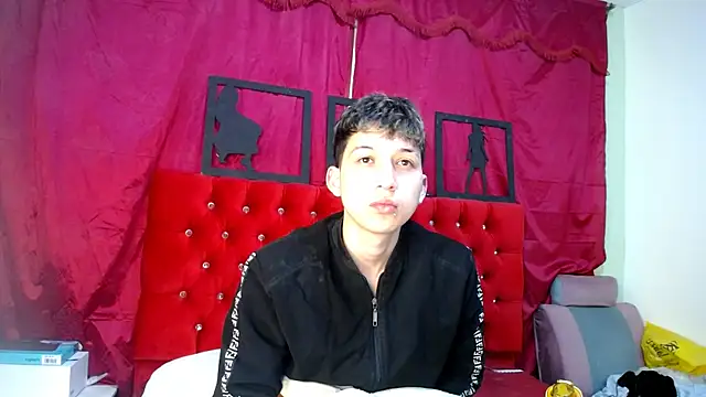 Snapshot of _Thomas_hot_ chatting on March 18, 6:28 pm Thomas hot online show from March 18, 6:28 pm