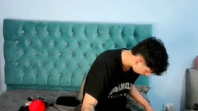  Thomas hot  online show from January 8, 4:29 am
