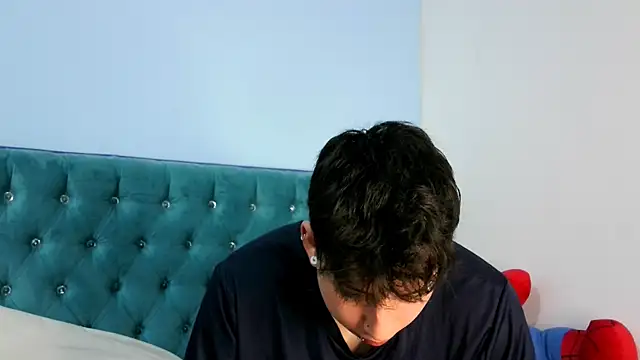  Thomas hot  online show from January 10, 1:45 am