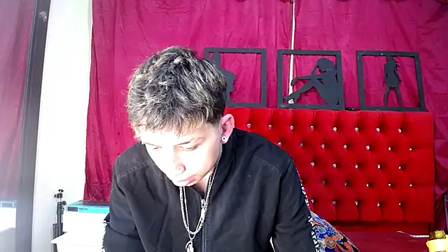 Snapshot of _Thomas_hot_ chatting on March 18, 7:12 am Thomas hot online show from March 18, 7:12 am
