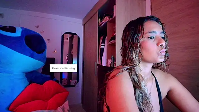 Snapshot of megan_collins96 chatting on November 3, 7:28 pm megan collins96 online show from November 3, 7:28 pm