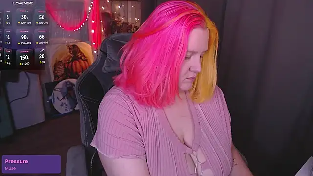 lissamuff online show from November 10, 2:44 pm