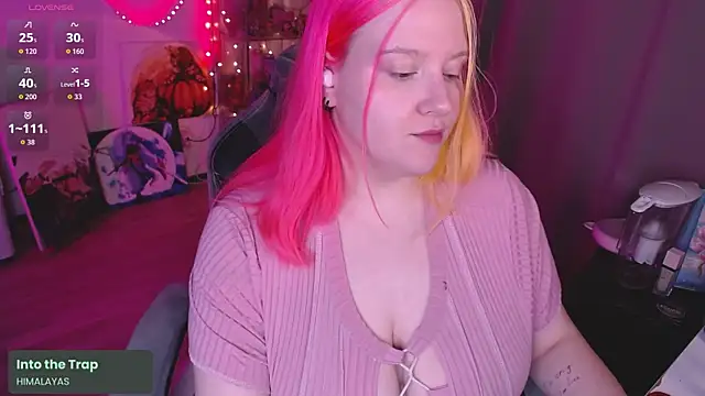 lissamuff online show from April 14, 5:07 pm