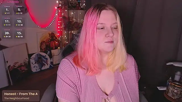 lissamuff online show from March 15, 5:31 pm