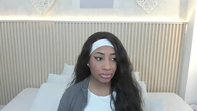 charlottebrowns  online show from October 16, 12:13 pm