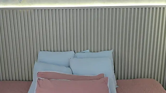 charlottebrowns  online show from May 19, 12:56 pm