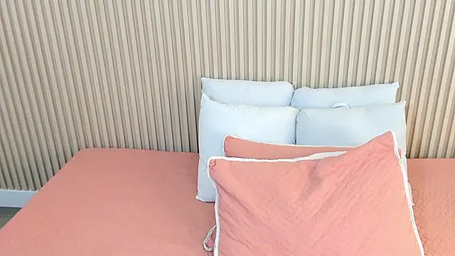 charlottebrowns  online show from March 19, 12:16 pm