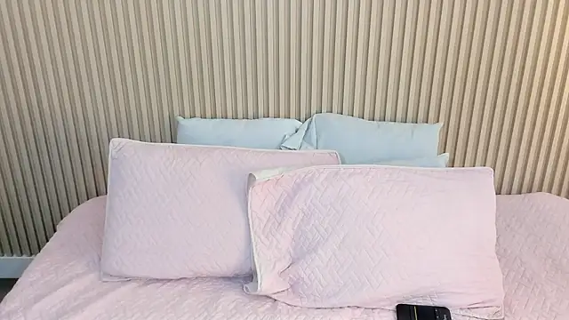 charlottebrowns  online show from January 9, 1:29 pm