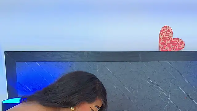 charlottebrowns  online show from March 2, 9:41 pm